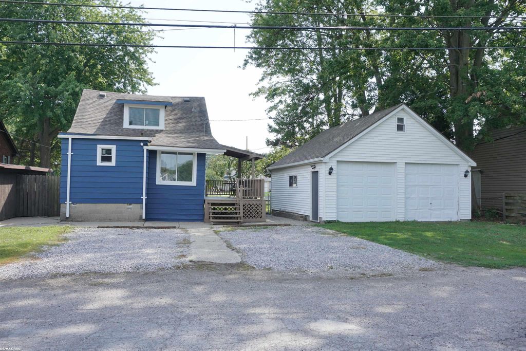 29455 S River Road, Harrison Twp, MI 48045