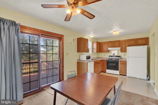 94 PISTON CT, Stewartstown, PA 17363