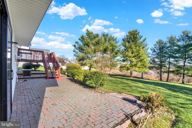 94 PISTON CT, Stewartstown, PA 17363