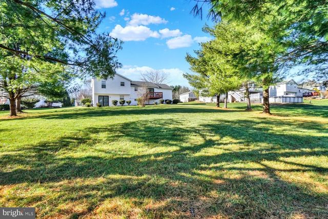 94 PISTON CT, Stewartstown, PA 17363