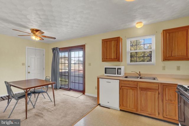 94 PISTON CT, Stewartstown, PA 17363