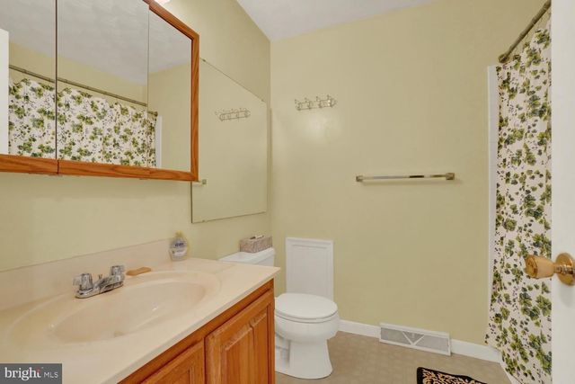 94 PISTON CT, Stewartstown, PA 17363