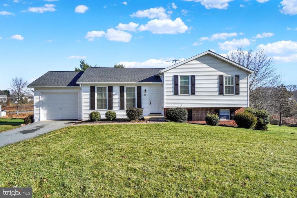94 PISTON CT, Stewartstown, PA 17363