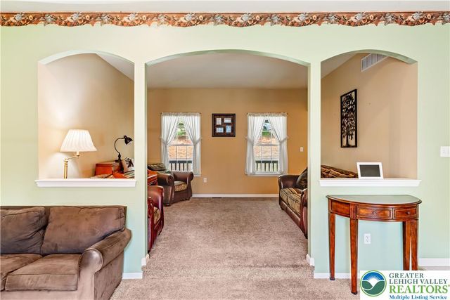 410 Maxine Drive, Towamensing Twp, PA 18235