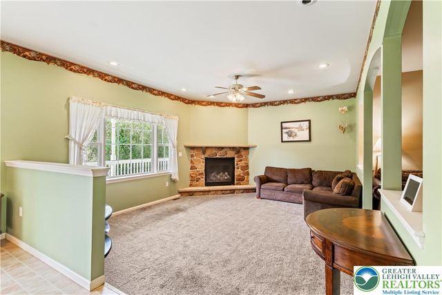 410 Maxine Drive, Towamensing Twp, PA 18235