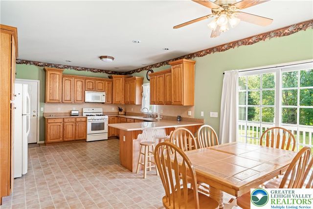 410 Maxine Drive, Towamensing Twp, PA 18235