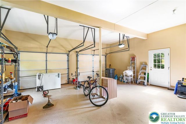 410 Maxine Drive, Towamensing Twp, PA 18235