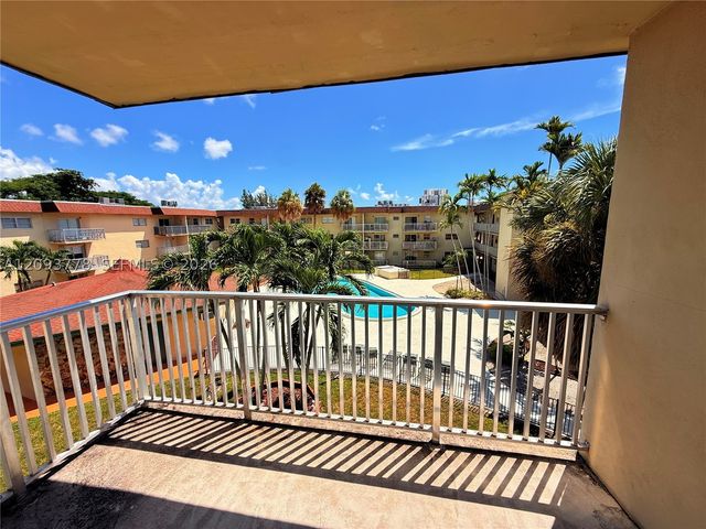 7505 SW 82nd St 305, Miami, FL 33143