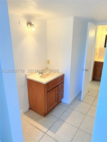 7505 SW 82nd St 305, Miami, FL 33143