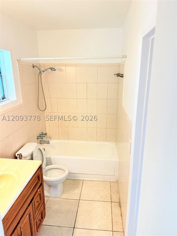 7505 SW 82nd St 305, Miami, FL 33143