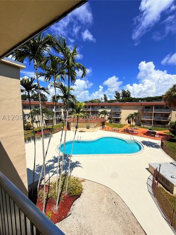 7505 SW 82nd St 305, Miami, FL 33143