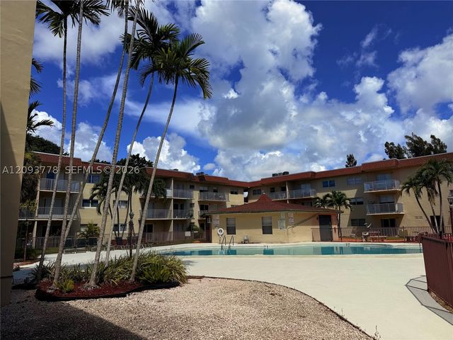 7505 SW 82nd St 305, Miami, FL 33143