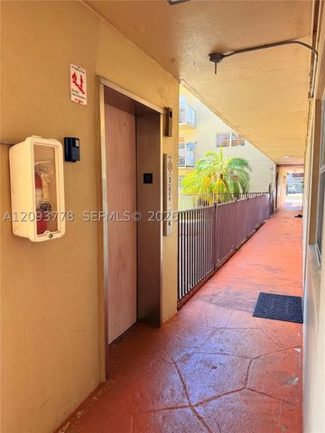 7505 SW 82nd St 305, Miami, FL 33143