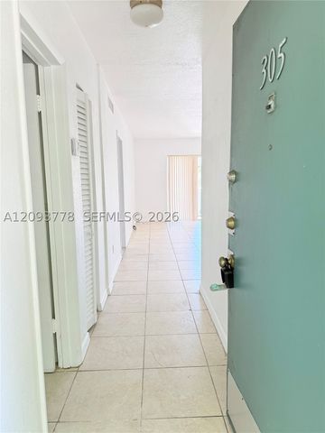 7505 SW 82nd St 305, Miami, FL 33143