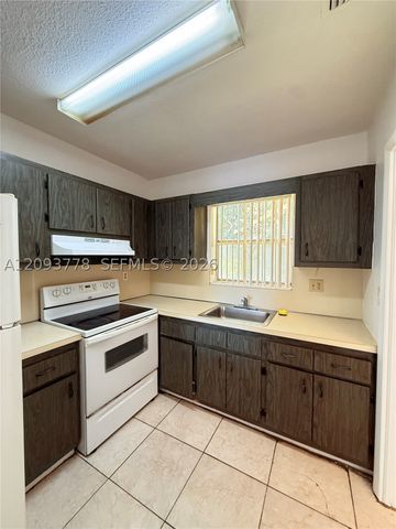 7505 SW 82nd St 305, Miami, FL 33143