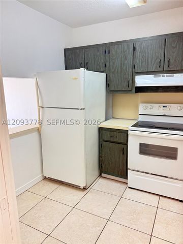 7505 SW 82nd St 305, Miami, FL 33143