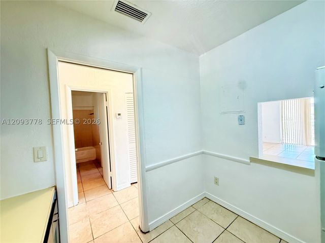 7505 SW 82nd St 305, Miami, FL 33143