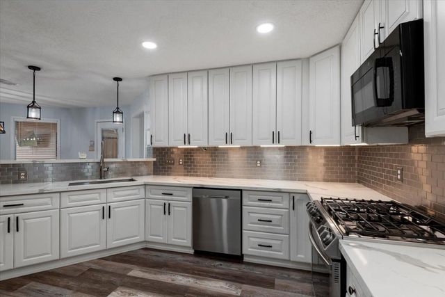 3106 Lee Circle Court, Pearland, TX 77581