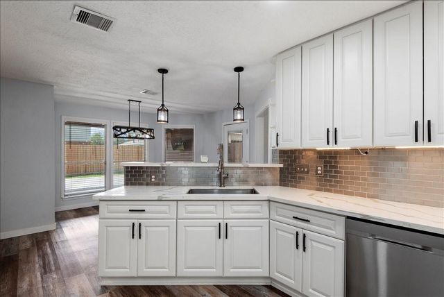 3106 Lee Circle Court, Pearland, TX 77581