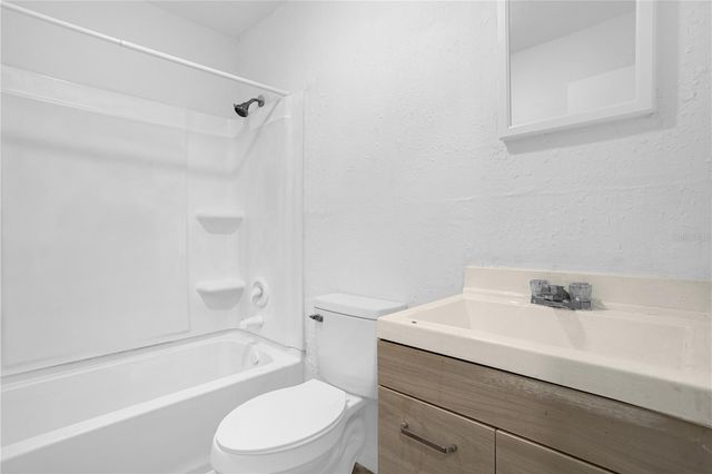 516 PITT STREET, Wildwood, FL 34785