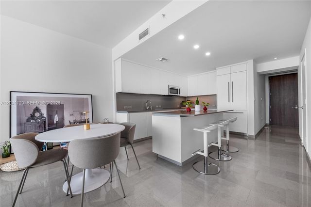 88 SW 7th Street 3208, Miami, FL 33130
