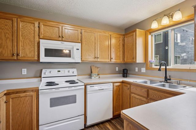 1117 Ridgestone Place, Buffalo, MN 55313