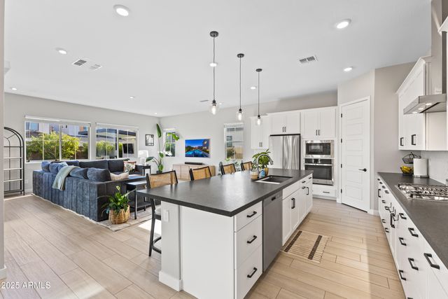 1463 E LODGEPOLE Drive, Gilbert, AZ 85298