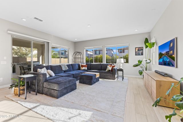 1463 E LODGEPOLE Drive, Gilbert, AZ 85298