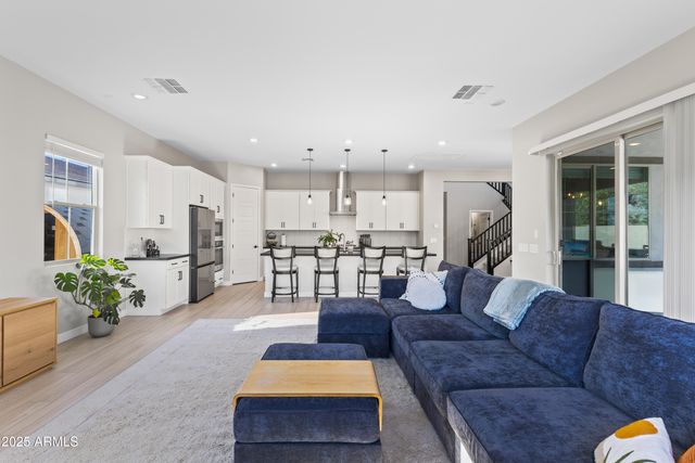 1463 E LODGEPOLE Drive, Gilbert, AZ 85298