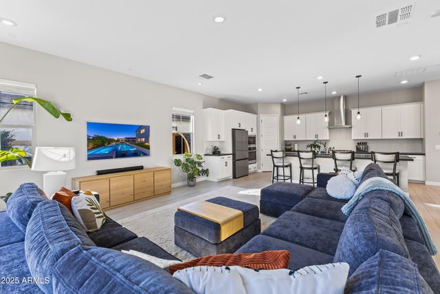 1463 E LODGEPOLE Drive, Gilbert, AZ 85298