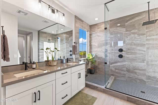 1463 E LODGEPOLE Drive, Gilbert, AZ 85298