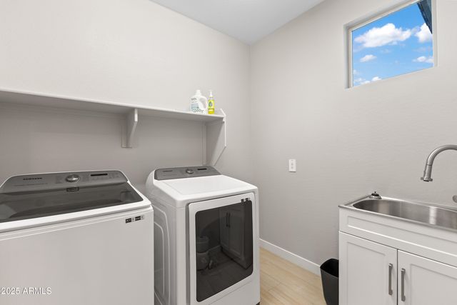 1463 E LODGEPOLE Drive, Gilbert, AZ 85298