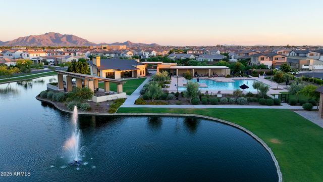 1463 E LODGEPOLE Drive, Gilbert, AZ 85298