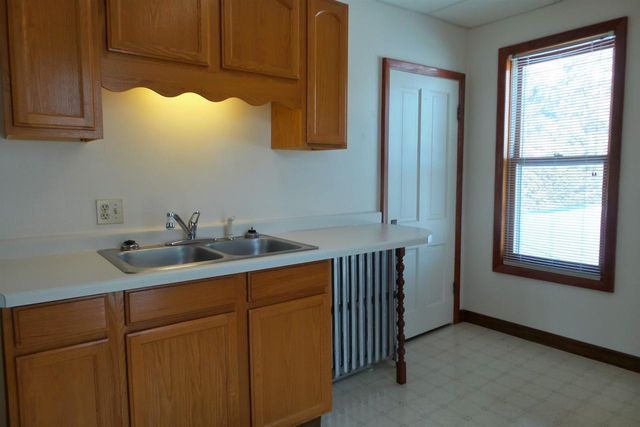 122 W SPRUCE STREET, Abbotsford, WI 54405