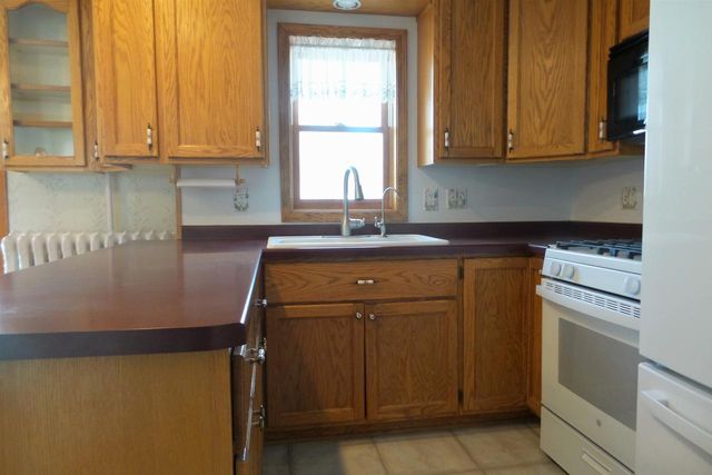 122 W SPRUCE STREET, Abbotsford, WI 54405