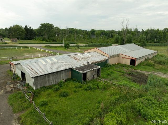 7452 Southwestern Boulevard, Evans, NY 14047