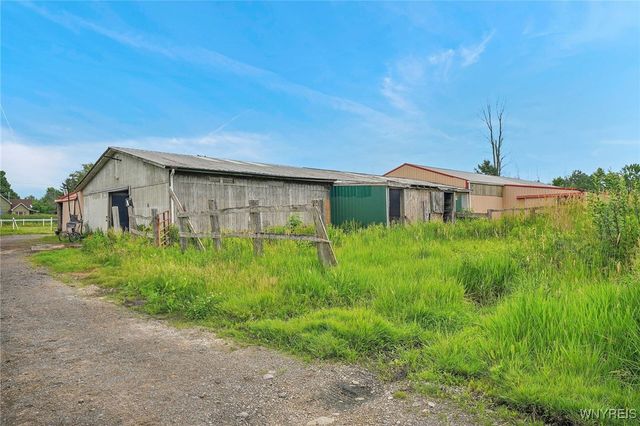 7452 Southwestern Boulevard, Evans, NY 14047