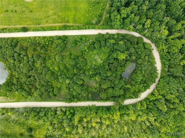 7452 Southwestern Boulevard, Evans, NY 14047