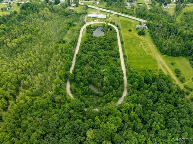 7452 Southwestern Boulevard, Evans, NY 14047