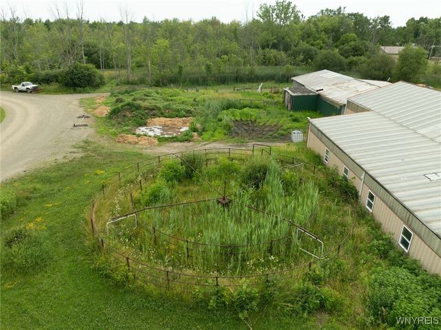 7452 Southwestern Boulevard, Evans, NY 14047