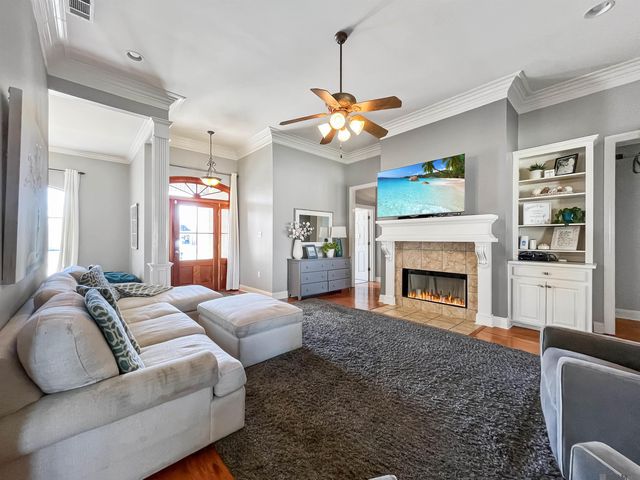 10251 Crooked Creek Ln, Denham Springs, LA 70726