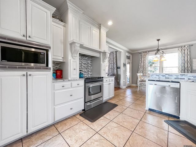 10251 Crooked Creek Ln, Denham Springs, LA 70726