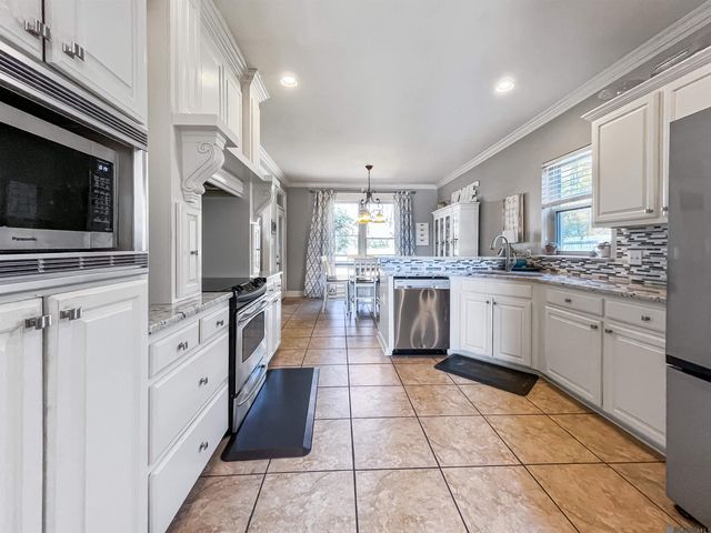 10251 Crooked Creek Ln, Denham Springs, LA 70726