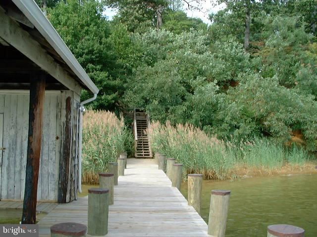 27 OLD SOUTH RIVER RD, Edgewater, MD 21037