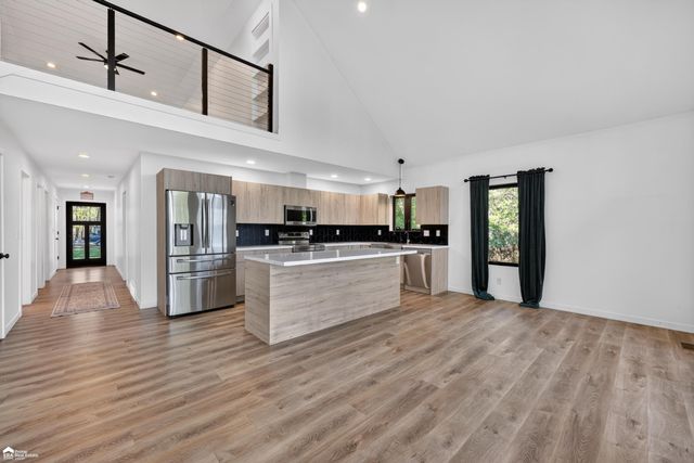 5881 Lake Crest Drive, Oregon Twp, MI 48421