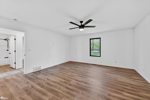 5881 Lake Crest Drive, Oregon Twp, MI 48421