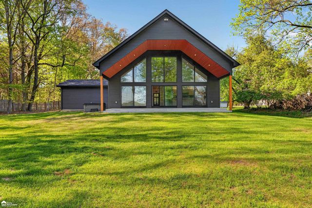 5881 Lake Crest Drive, Oregon Twp, MI 48421