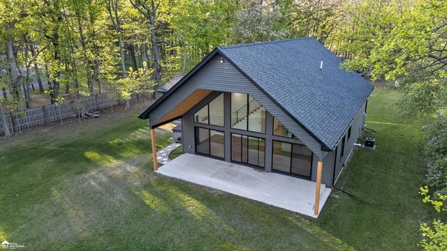 5881 Lake Crest Drive, Oregon Twp, MI 48421
