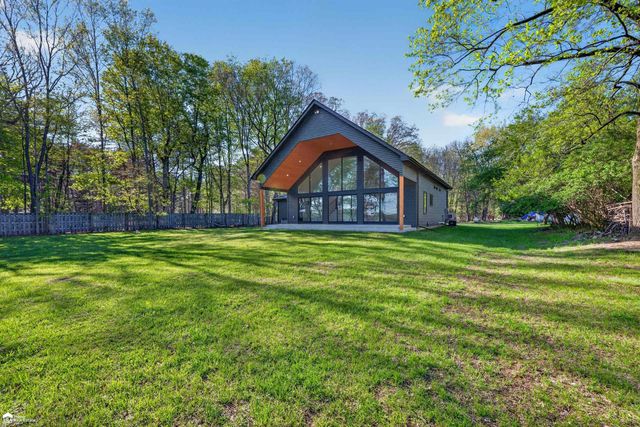 5881 Lake Crest Drive, Oregon Twp, MI 48421