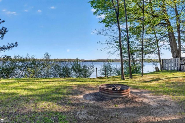 5881 Lake Crest Drive, Oregon Twp, MI 48421